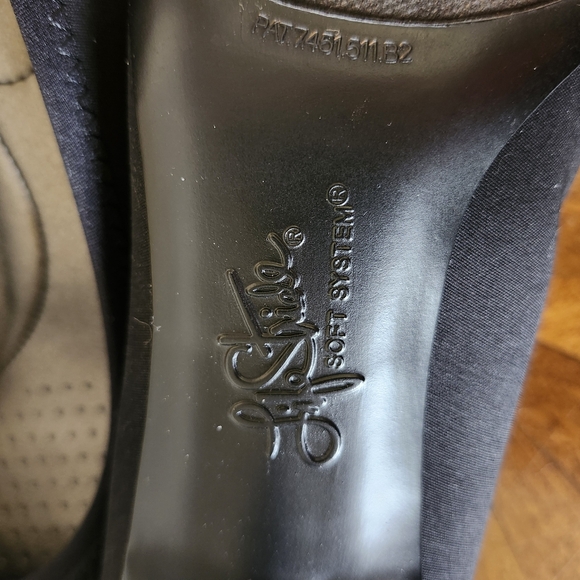 Heels - Picture 4 of 5